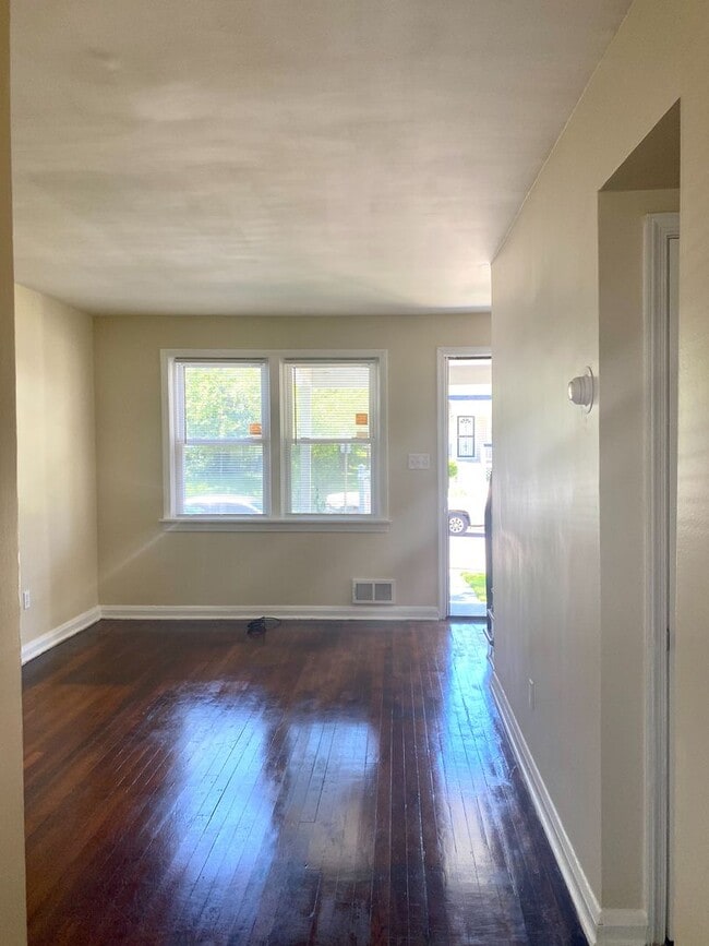 Building Photo - Charming Home in East Baltimore