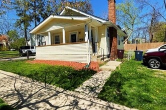 Building Photo - 203 E. Davis