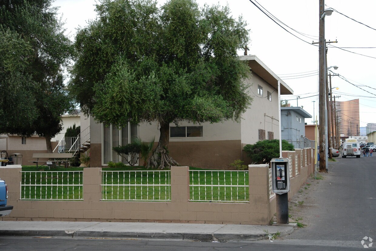 Building Photo - 3331 Rome St