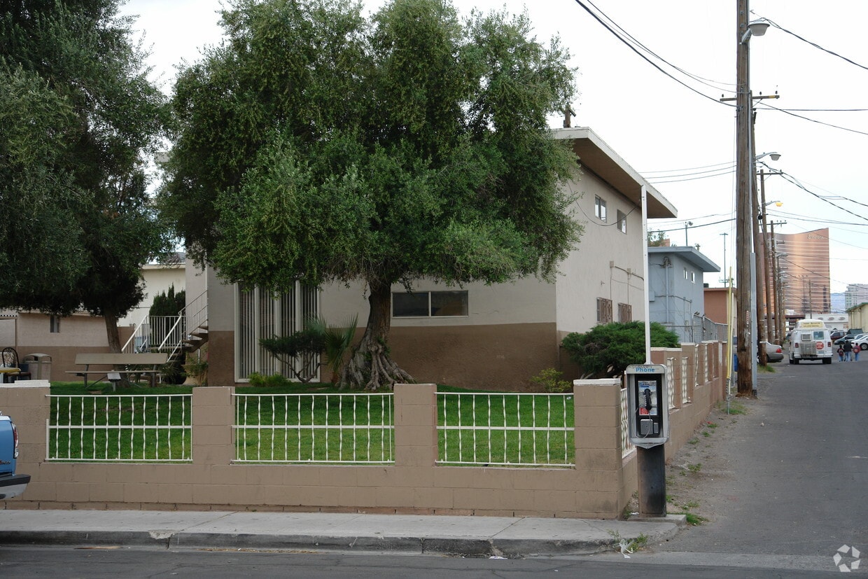Foto del edificio - 3331 Rome St