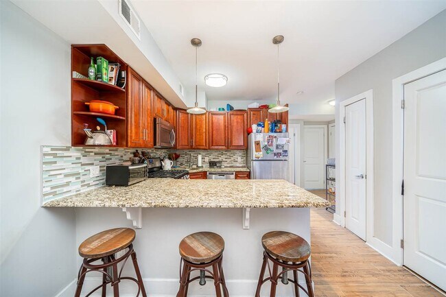 Foto del edificio - 334 Bloomfield St