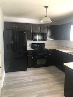 Foto del edificio - 2584 Emerald Ct