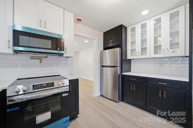 Foto del edificio - 1320 Anderson St