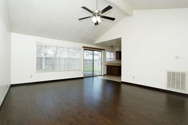 Foto del edificio - 1418 Crawley Ct