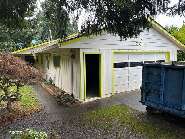 Foto del edificio - 3 bedroom 2 bathroom house in Eugene