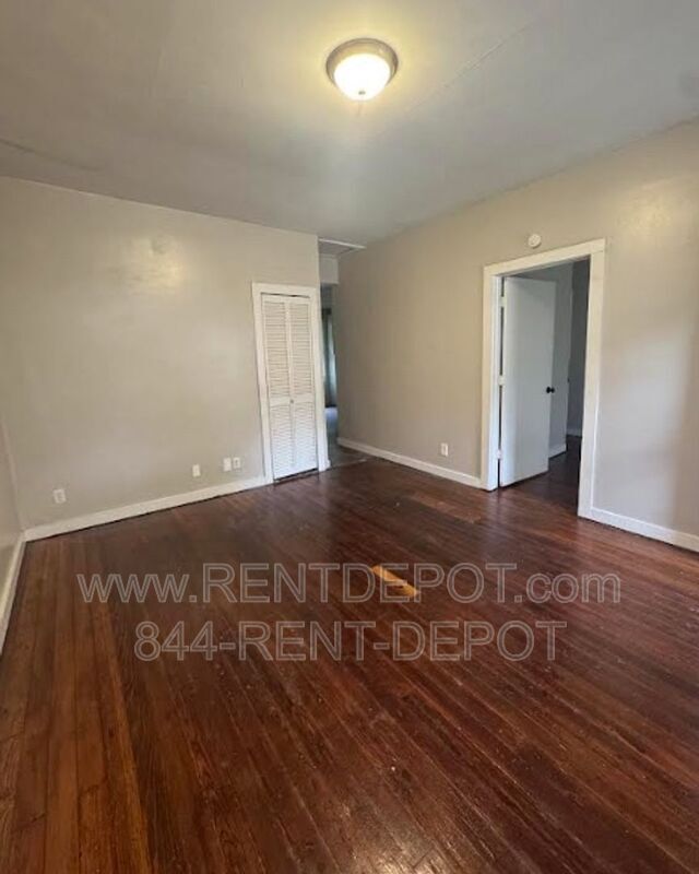 Foto del edificio - 1329 E Illinois St