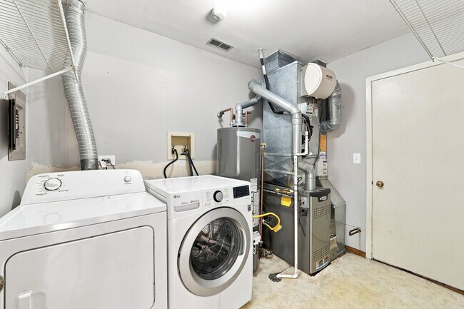 Foto del edificio - 15 Brittany Ln