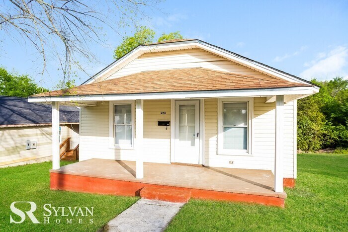 Primary Photo - This cute home is waiting for you!
