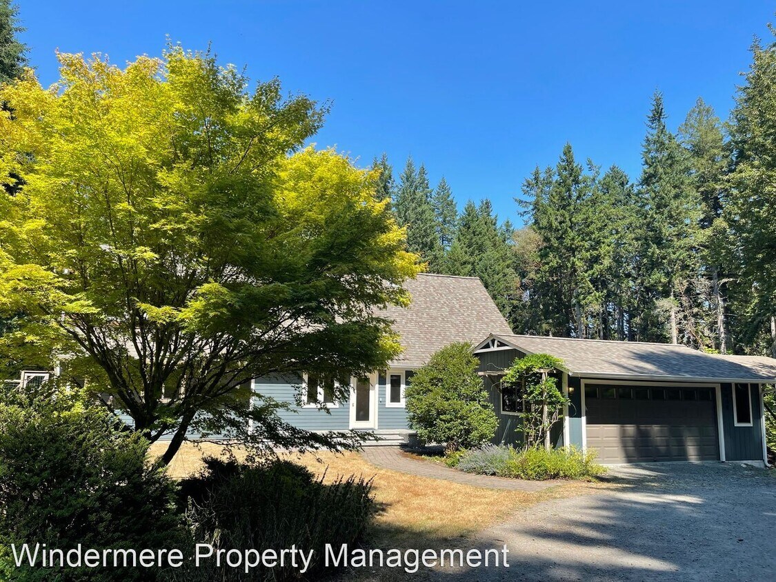 4 br, 2.5 bath House 9810 Day Road House for Rent in Bainbridge