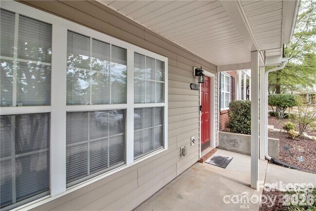 Foto del edificio - 137 Lynch Cir