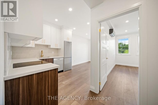 Building Photo - 153 Main St E