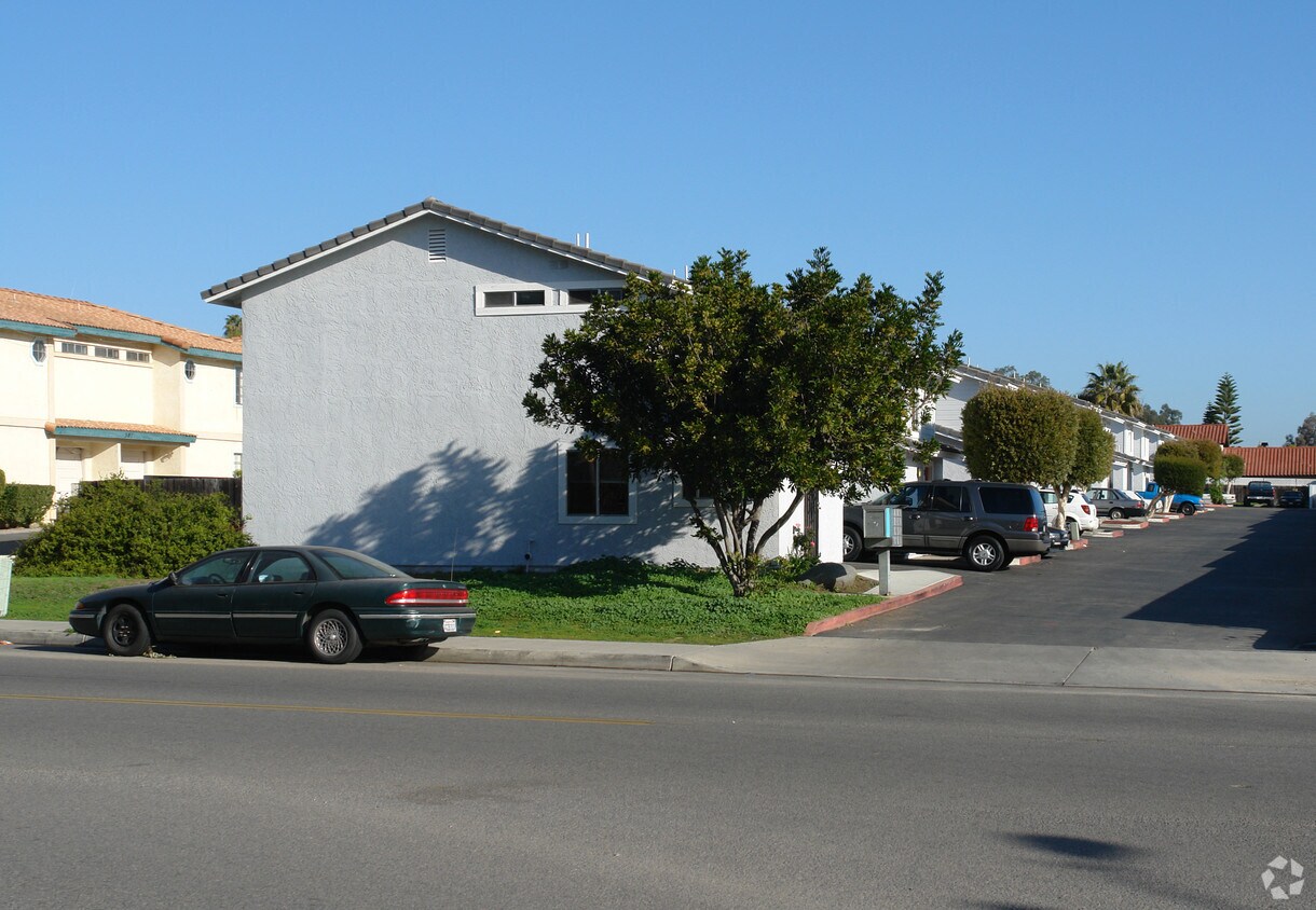 Primary Photo - 305 W Los Angeles Dr