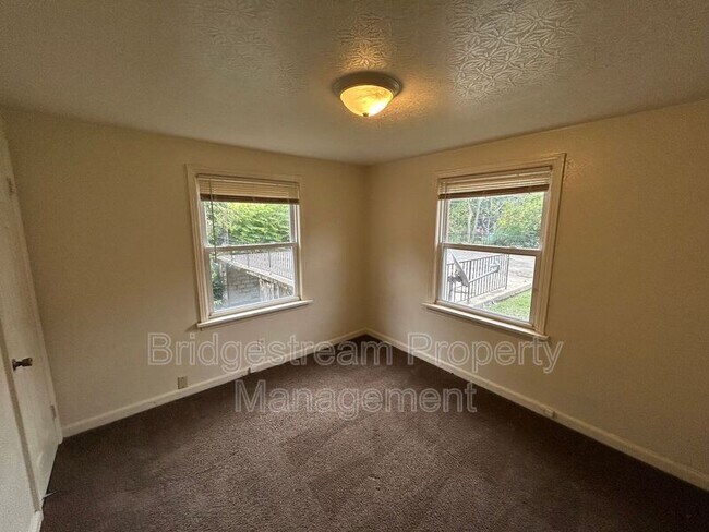 Foto del edificio - 1317 Salem Ave