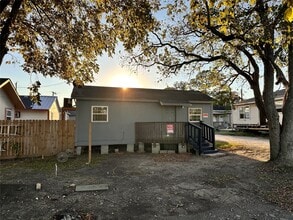 Building Photo - 2716 Hill Ave