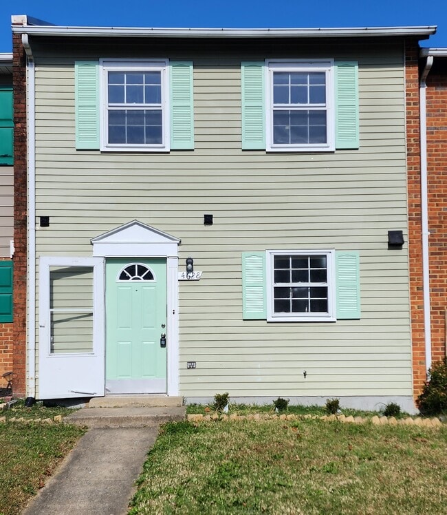 Foto del edificio - 4628 Whitaker Pl