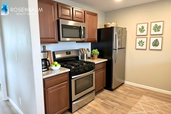 Foto del edificio - Beautiful and inviting 2-bedrooms, 2-baths duplex located in the heart of Prescott Valley!