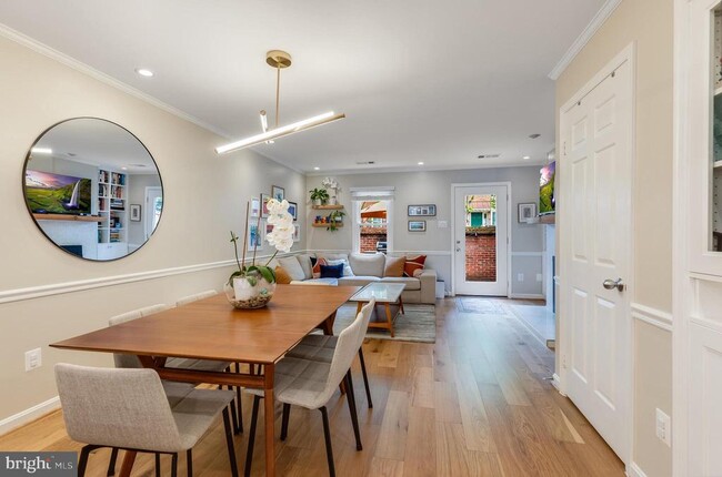 Building Photo - 1126 N Taylor St