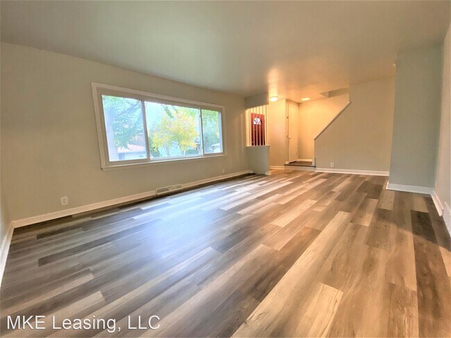 Building Photo - 3 br, 1.5 bath House - 6481 N 52nd Street