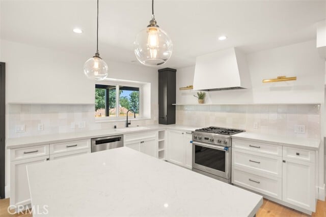 Foto del edificio - 22450 Maycotte Rd