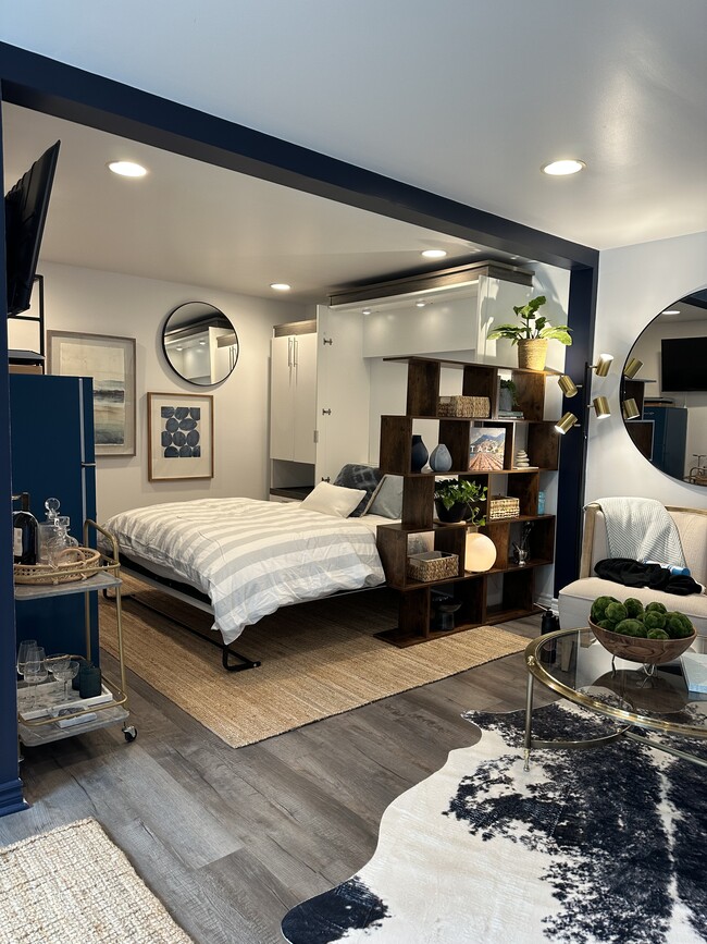 Queen Murphy bed - 629 Avenue A
