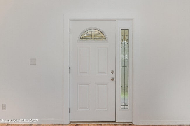 Foto del edificio - 533 E Lincoln Ave