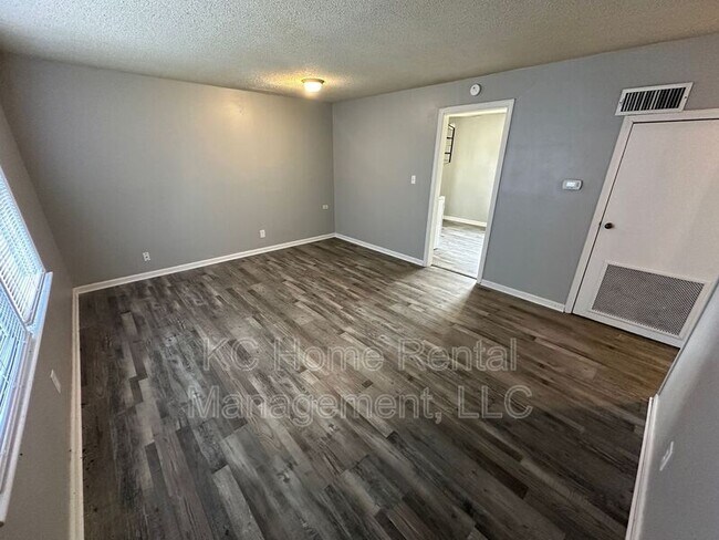 Building Photo - 4415 Claudine Ln