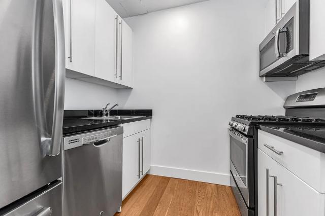 Building Photo - 3 bedroom in New York NY 10007