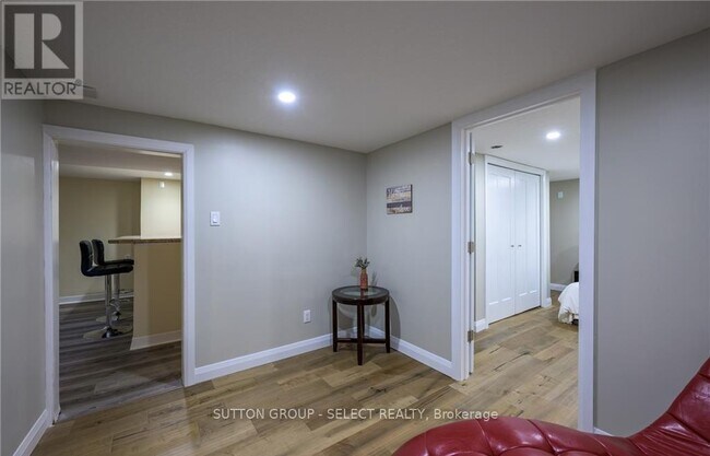 Building Photo - 6 Kirkton Ct