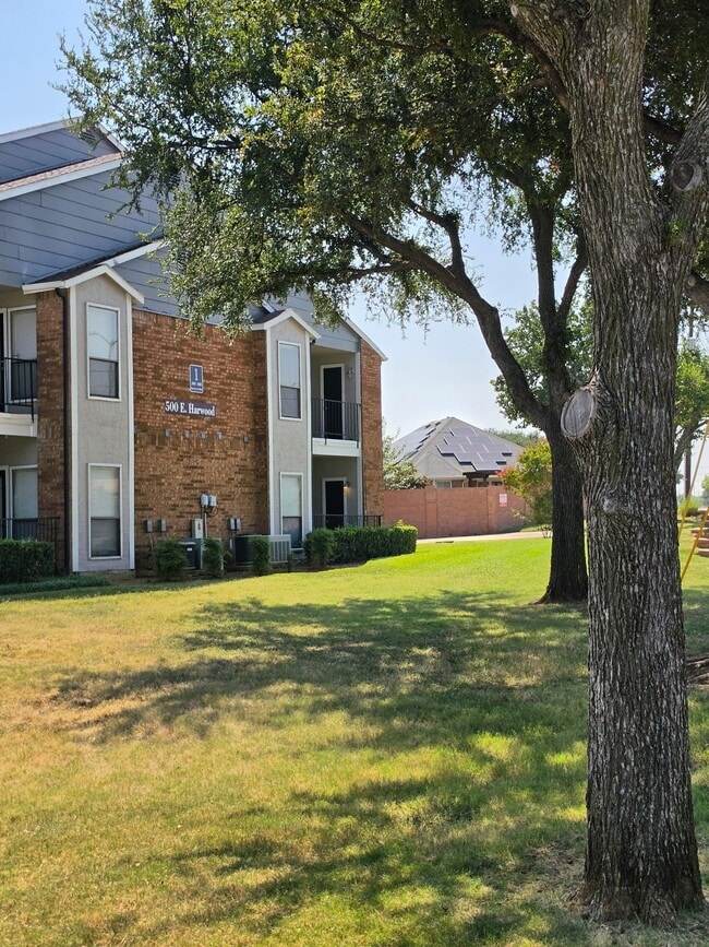 Building Photo - Bear Creek Villas