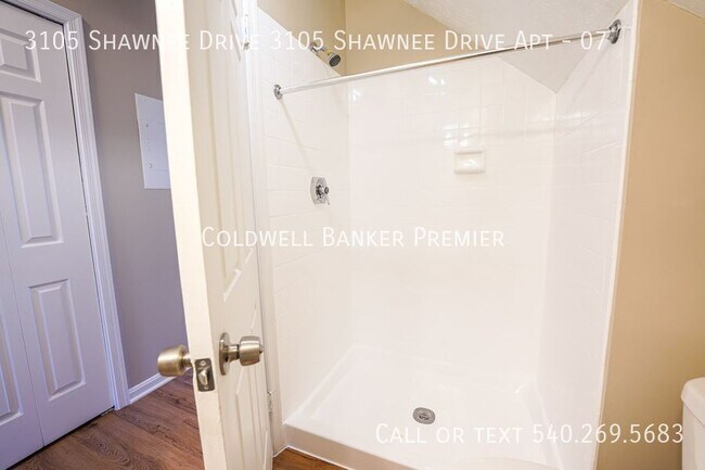 Foto del edificio - 3105 Shawnee Dr