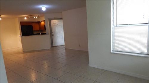 Foto del edificio - 3358 Pinewalk Dr N