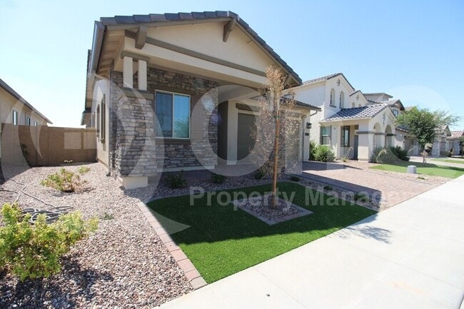 Building Photo - 4152 S Columbus Dr