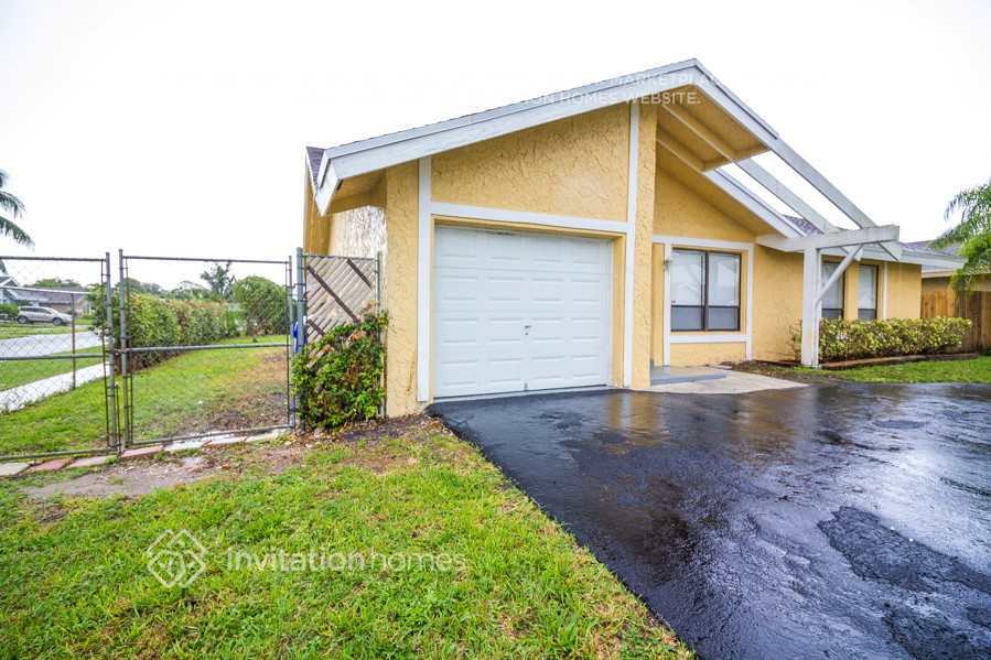 Foto principal - 1310 SW 83rd Ave