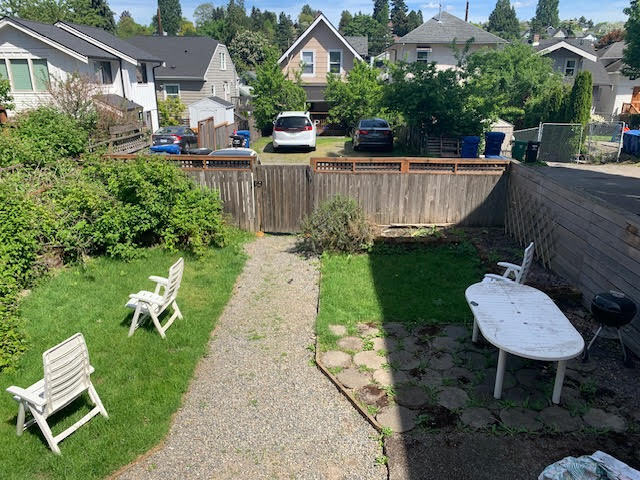 Building Photo - 810 27th Ave