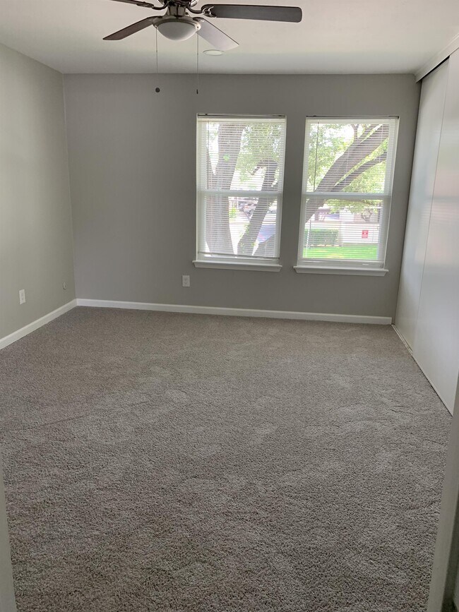 Foto del edificio - 6011 Danbury Ln