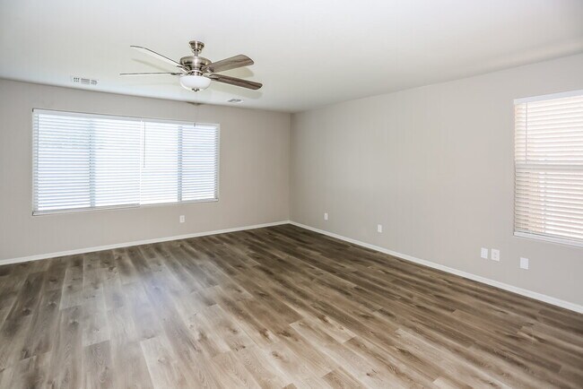 Foto del edificio - 12116 W Range Mule Dr