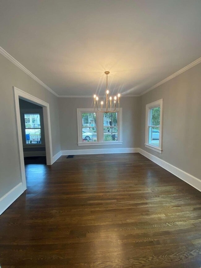 Building Photo - 845 Charles Allen Dr NE