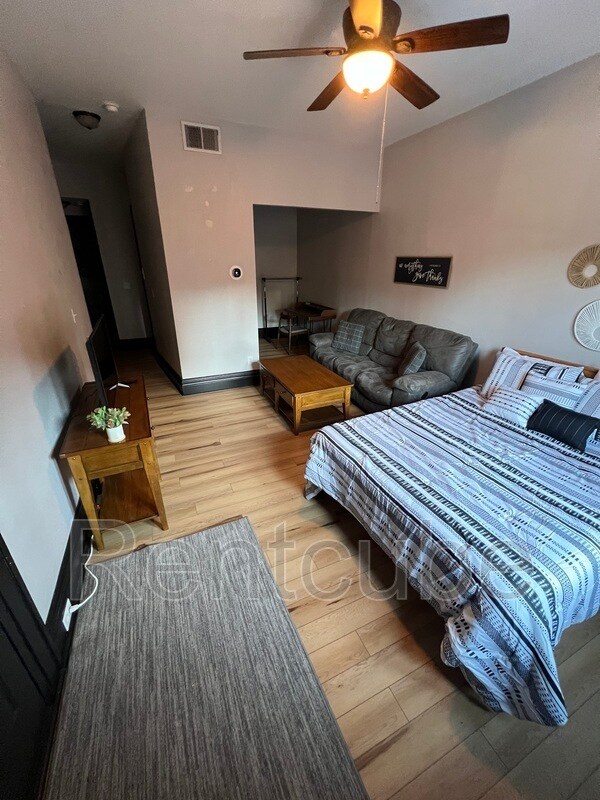 Foto del edificio - 247 W 11th St