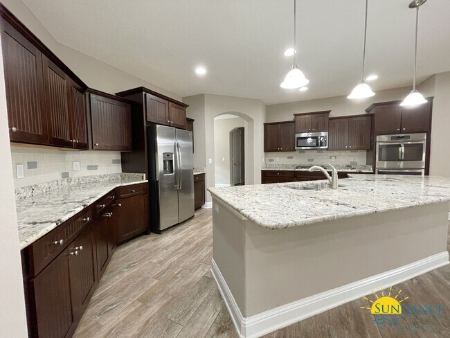 Foto del edificio - Gorgeous 4 Bedroom Home in Shalimar