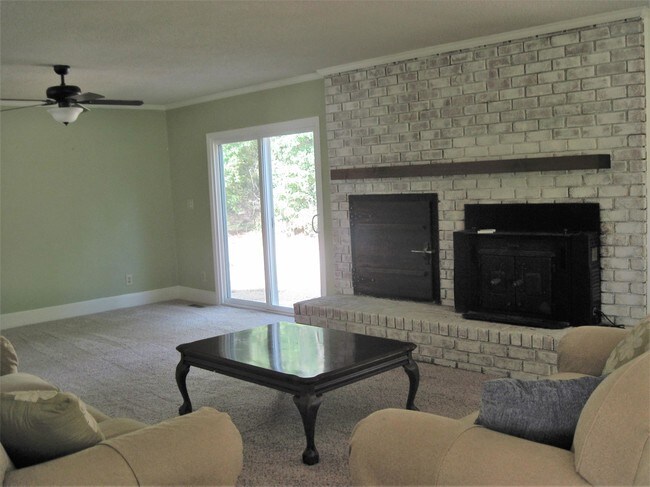Building Photo - 5522 Golden Pond Dr