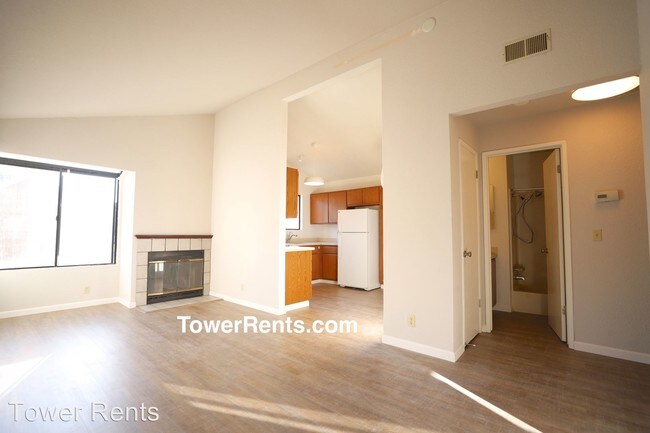 Foto del edificio - 2 br, 1 bath Apartment - 521-527 Lewis Ln
