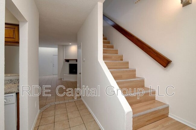 Building Photo - 1421 Weiler Blvd