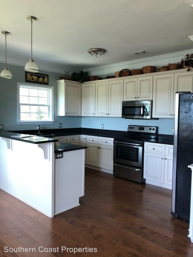 Foto del edificio - 4 br, 2 bath House - 439 Main Street