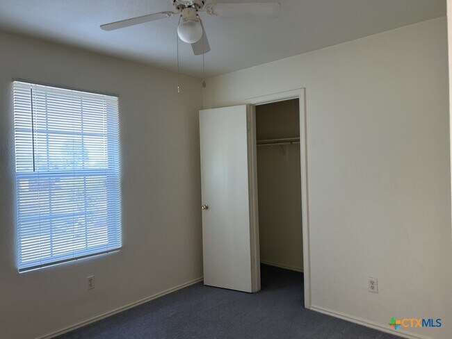 Foto del edificio - 4005 Doraine Ct