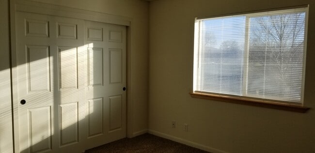 Building Photo - 472-285 Johnstonville Rd