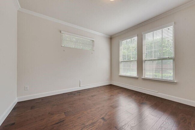 Foto del edificio - 1398 Caspian Dr