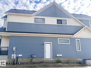 Building Photo - 8668 Edgemont Link NW