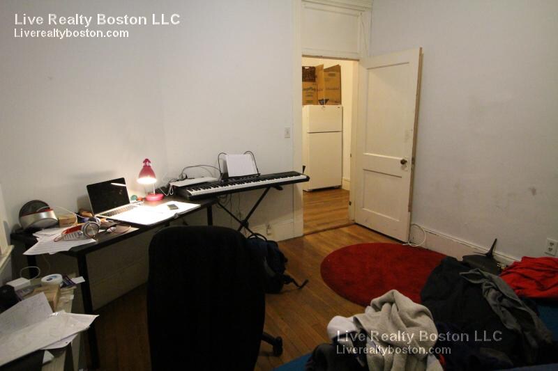 Foto del edificio - 24 Westland Ave