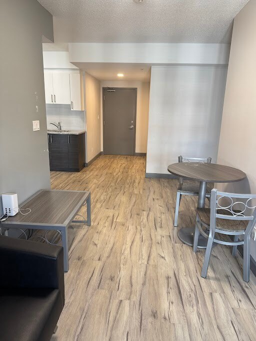 Photo du bâtiment - 258A-258A Sunview St