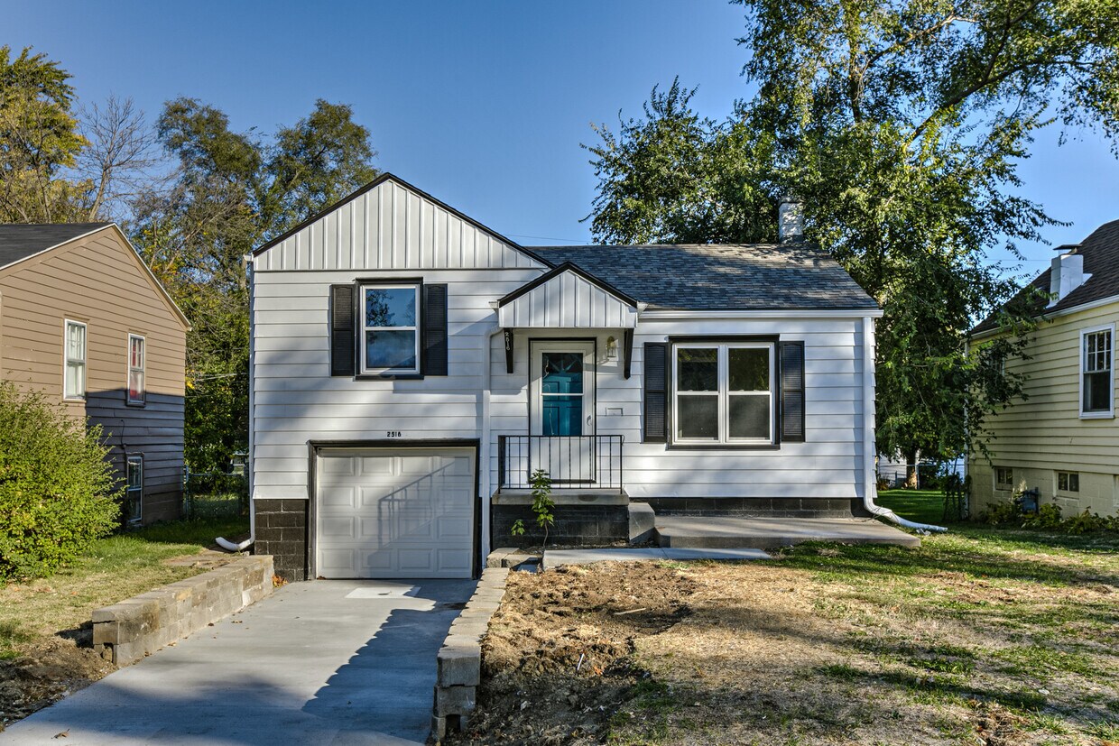 Primary Photo - 2516 Sharon Dr